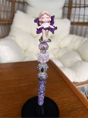 Dora inspired beaded pen